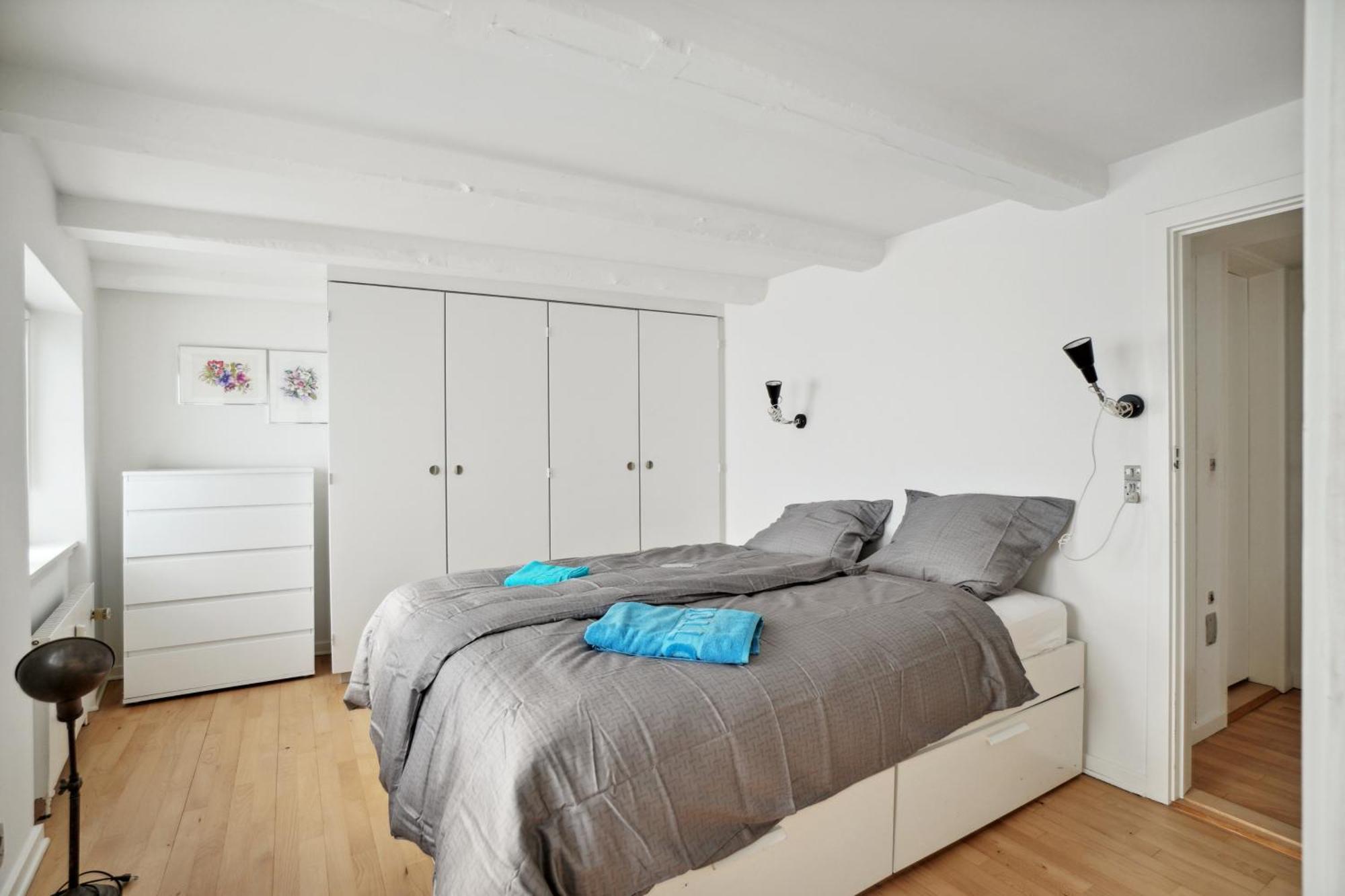 Apartment In Laksegade: 1br 300m From Kgs Nytorv
