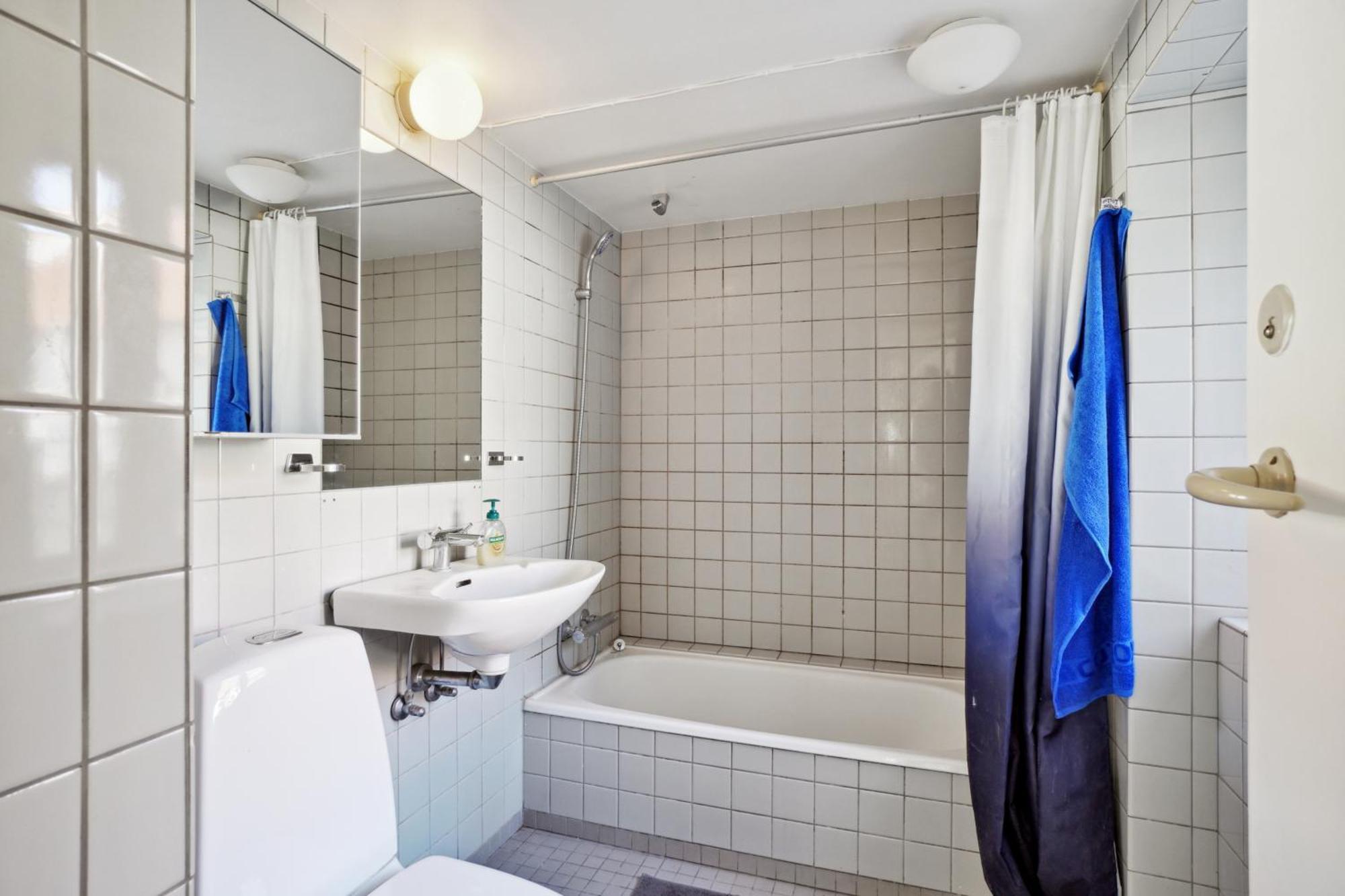 Apartment In Laksegade: 1br 300m From Kgs Nytorv *